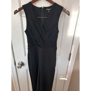 Express women’s sleeveless pants suit size extra small Lacey top wide leg classy